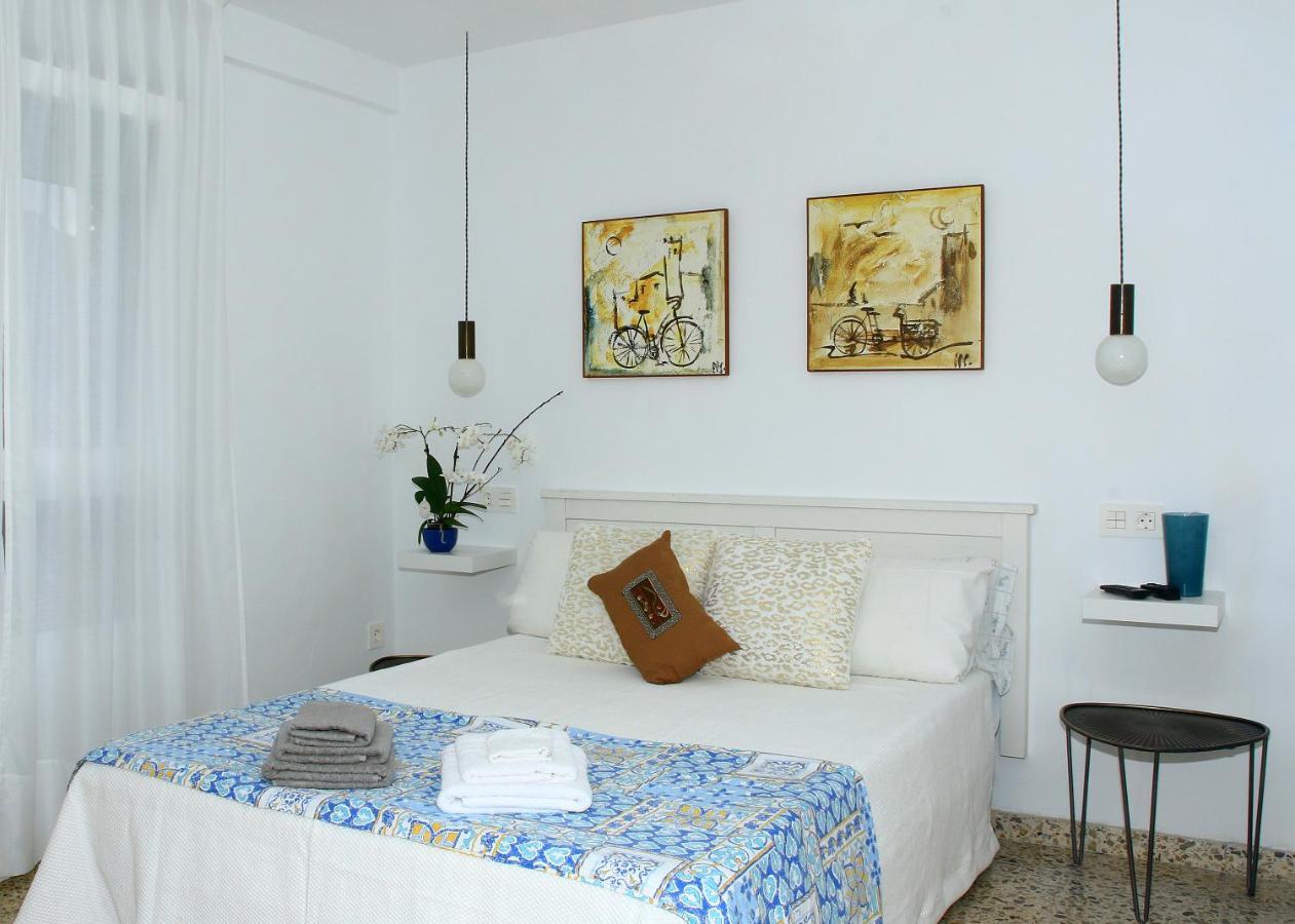 Apartamento R Y C 阿维莱斯 外观 照片