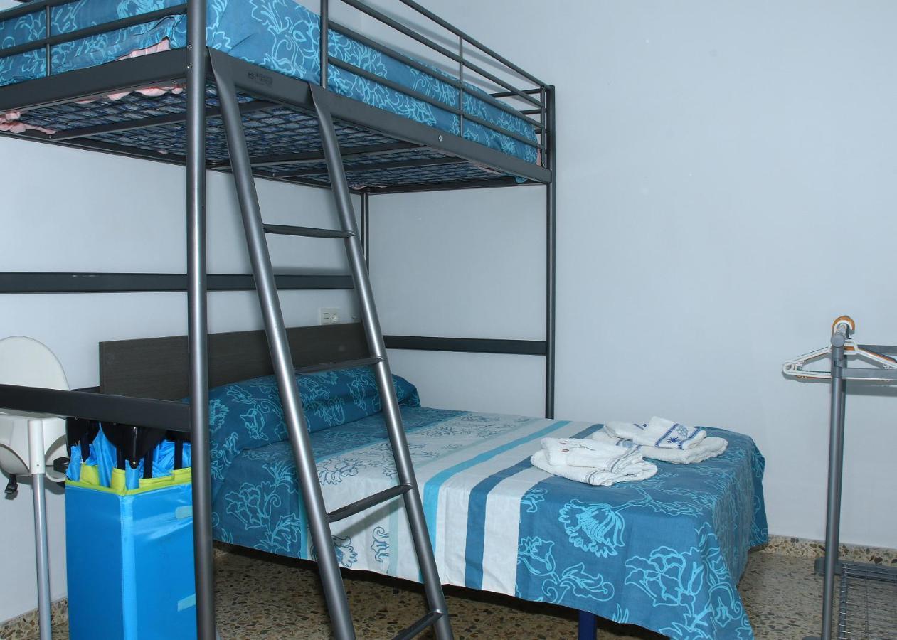 Apartamento R Y C 阿维莱斯 外观 照片